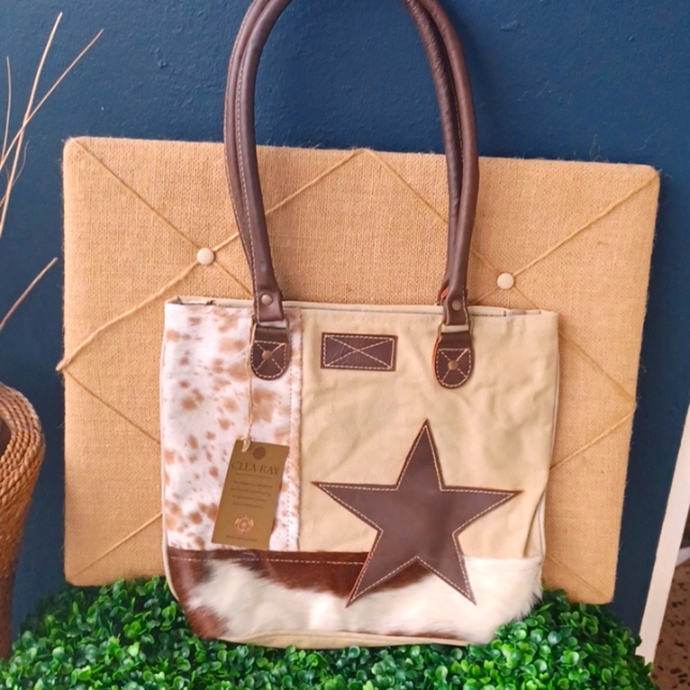 Star with fow fur tote shoulder trap